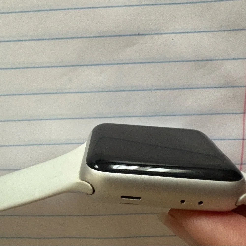 Apple Smartwatch - White and Silver - Picture 5 of 6